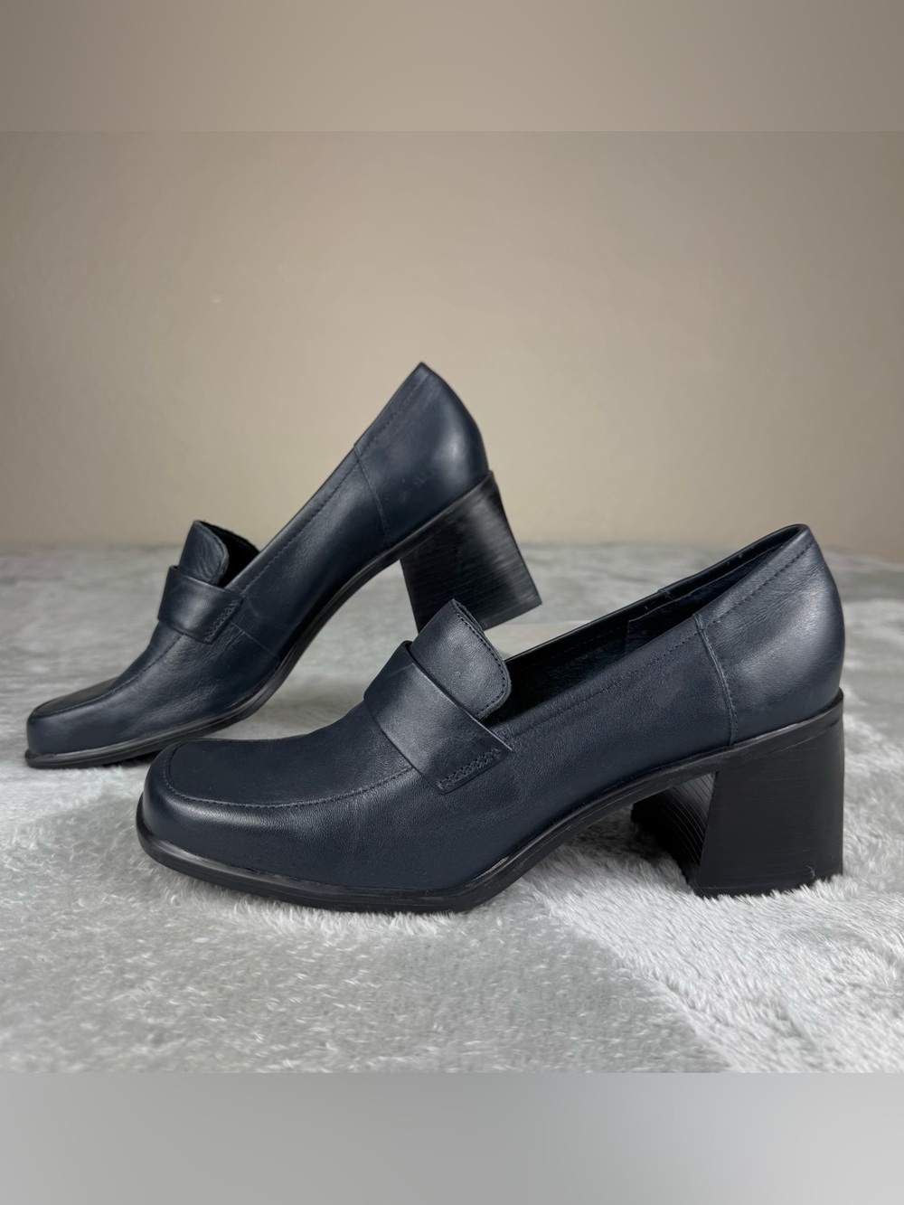 Westies Vintage Women’s Heel Leather Loafers Size 8.5M Blue Casual Preppy Shoe